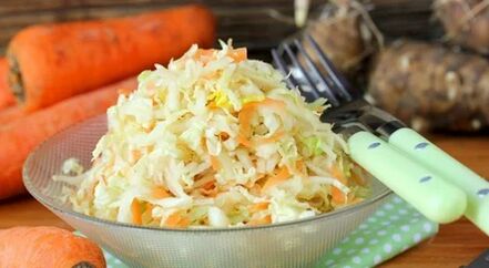 Salad made of cabbage and Jerusalem artichoke